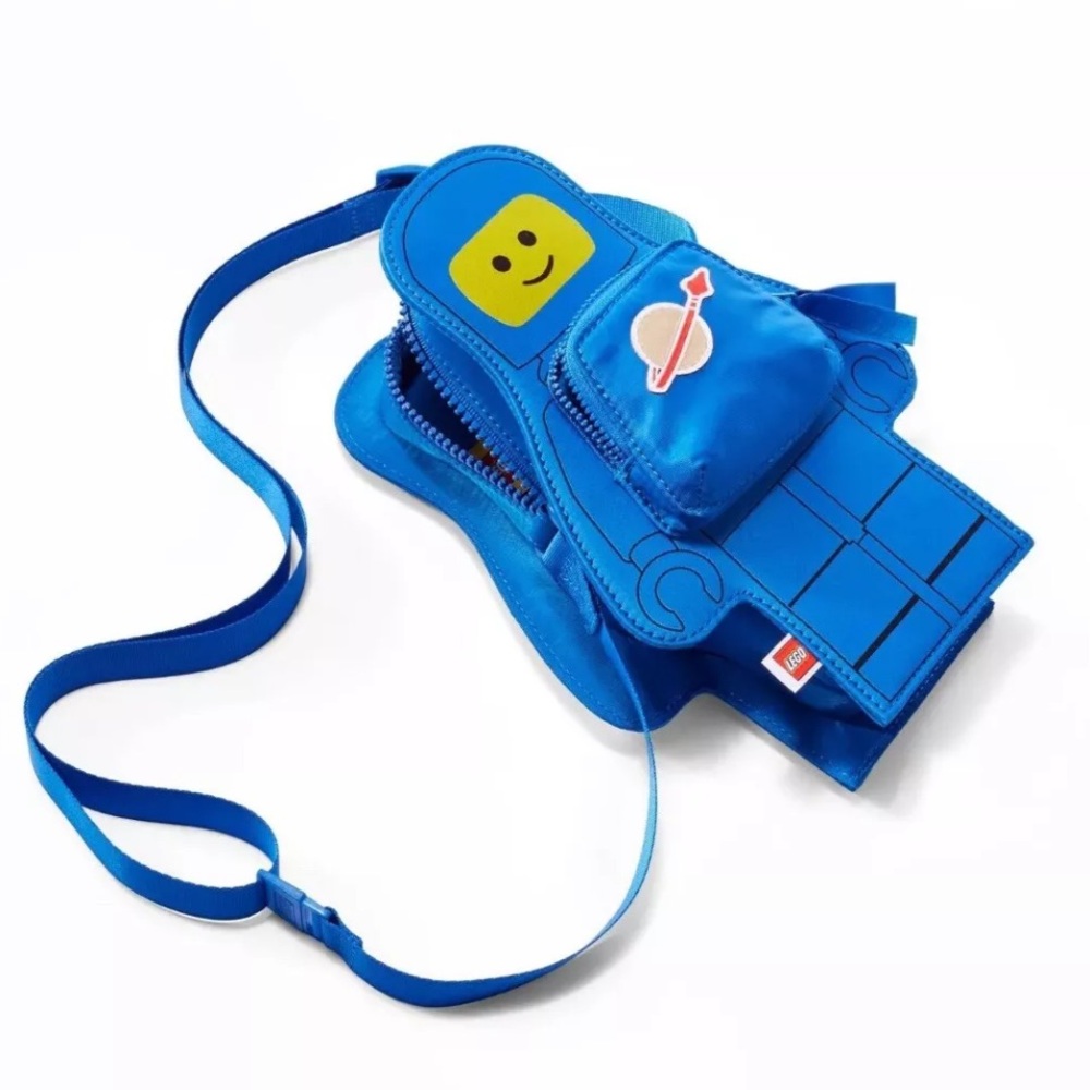 NWT LEGO x Target Blue Minifigure Astronaut Crossbody Bag bvr - Picture 2 of 2